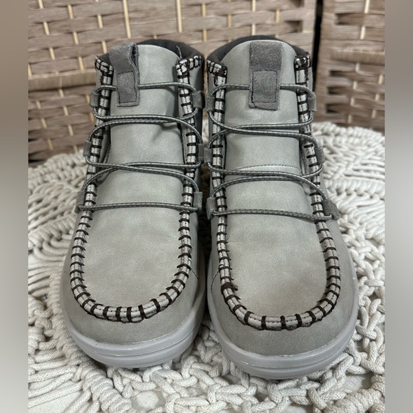 Hey Dude Women’s Eloise Recycled Leather Oak Boot Shoes - Size 9 - Picture 2 of 9